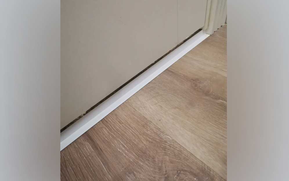 Микроплинтус MSAPL 02.2700.16 Белый