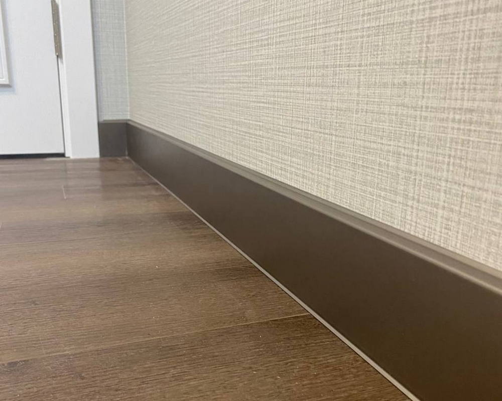 Плинтус ХДФ Dollken Cubu Flex Life 80мм х 2,5 м 1245 Шампань