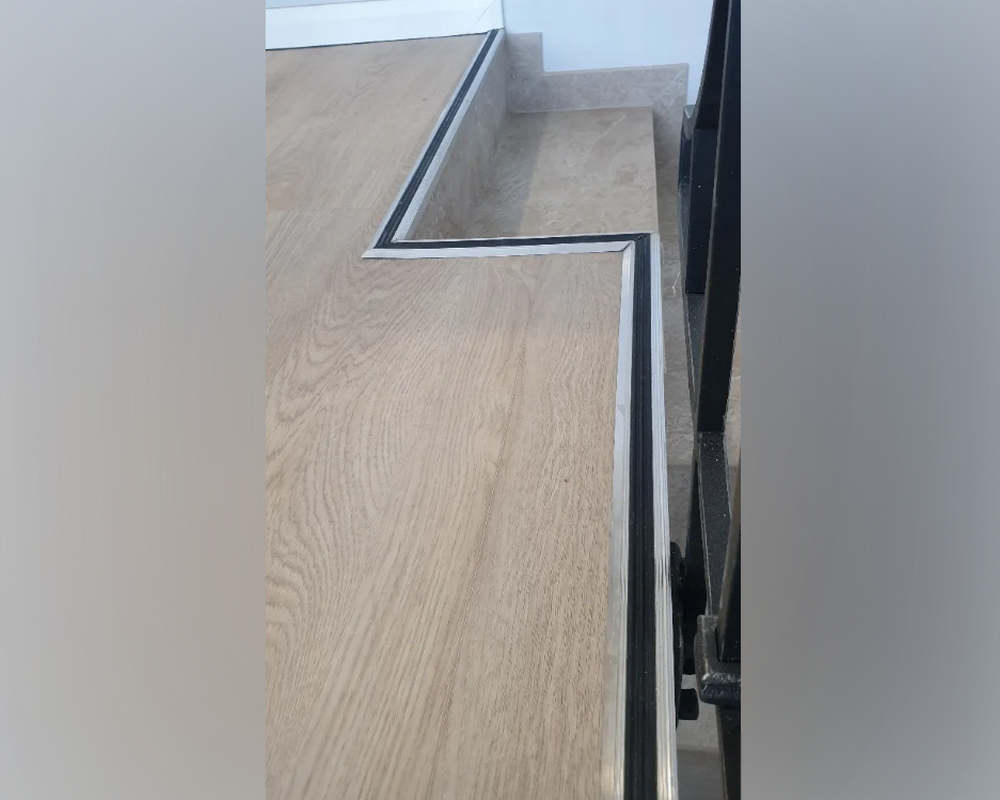 Порог одноуровневый ПС 08.900.042л Шампань