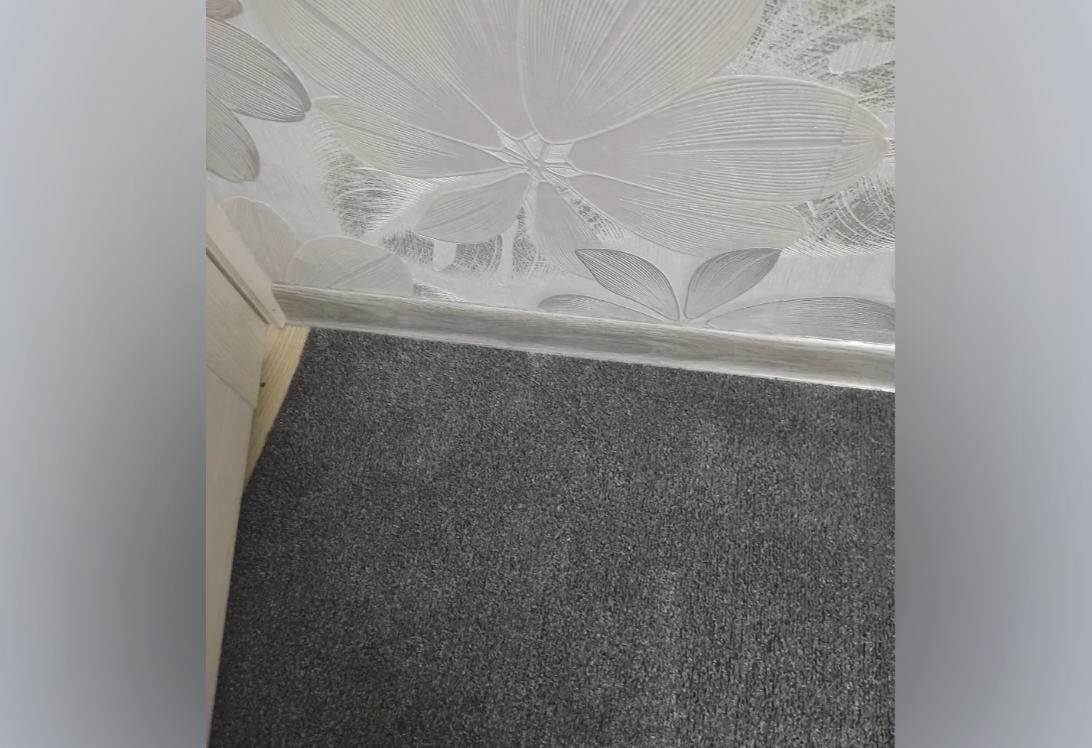 Плинтус ПВХ Идеал Классик 70мм 2,2м 251 Ясень