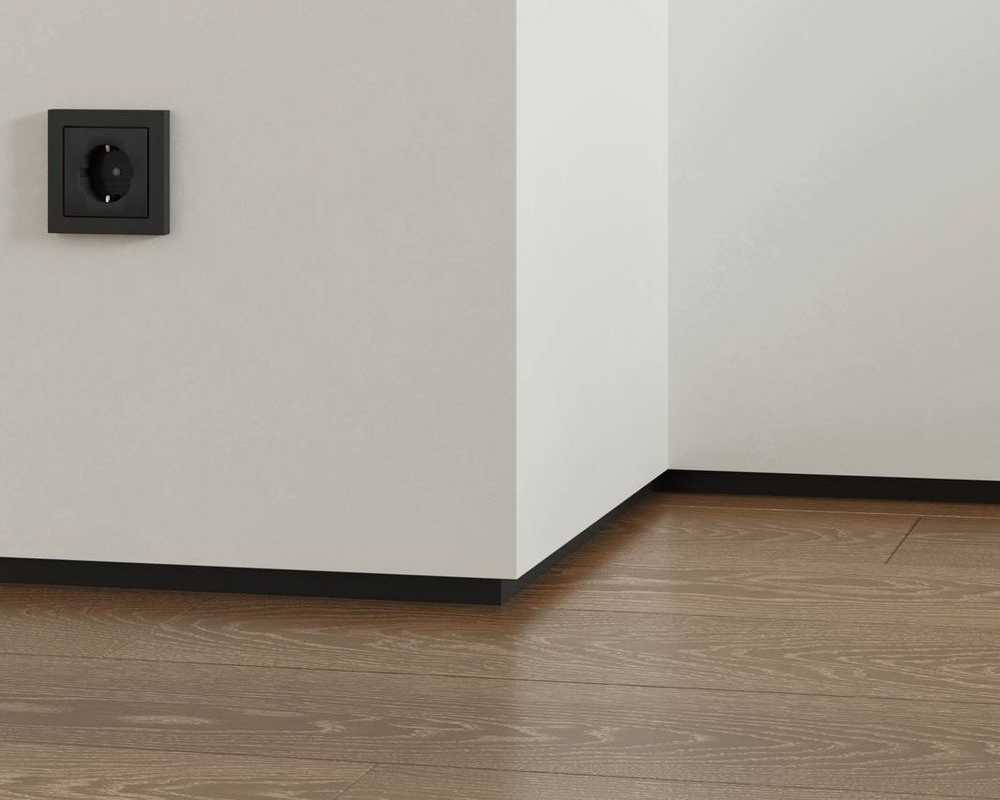 Теневой профиль Decaro Engineering D001 Серебро 2,0 м