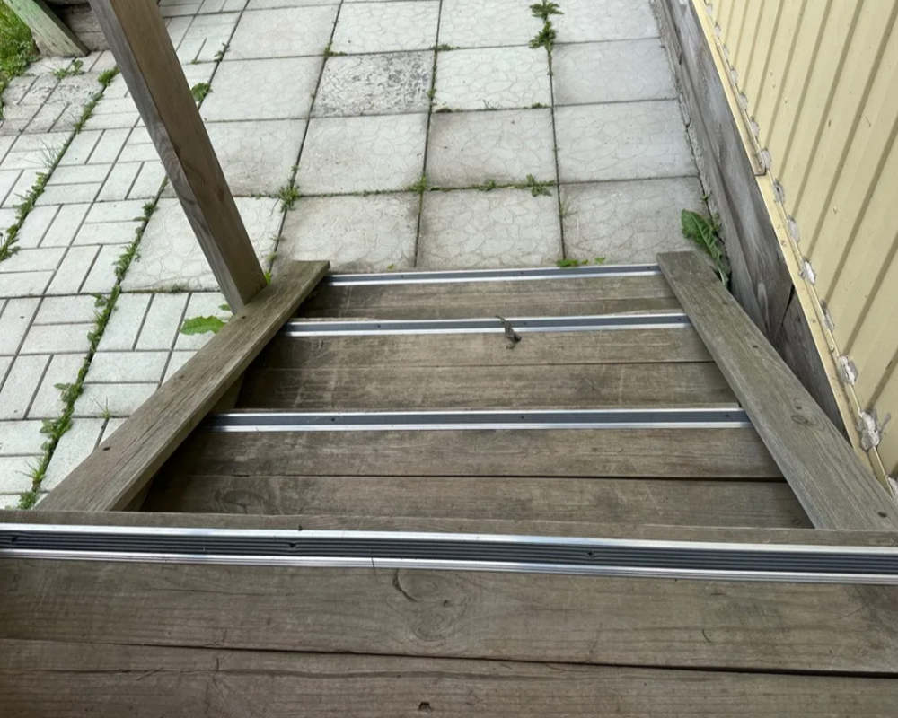 Порог одноуровневый ПС 08-1.900.01лч Серебро