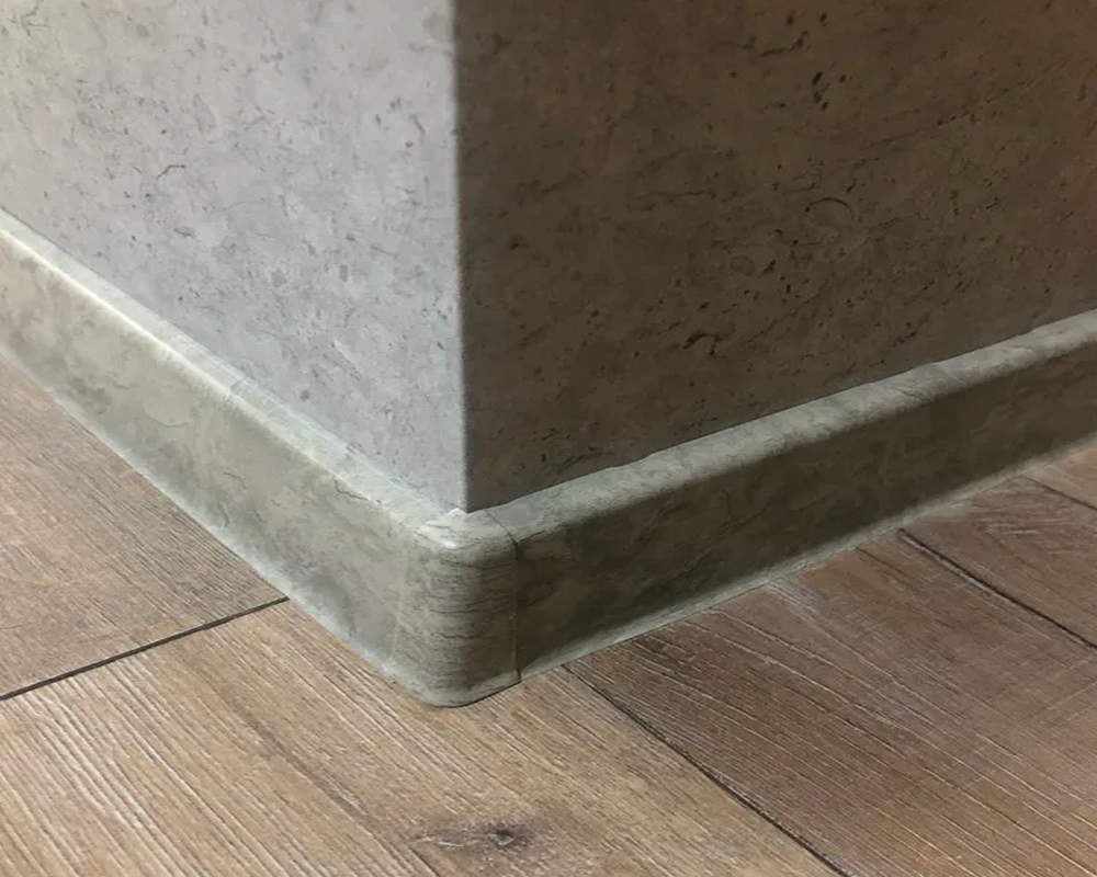 Плинтус ПВХ MAGIC STIСK 77мм 2,2 м MS16 Алюминий