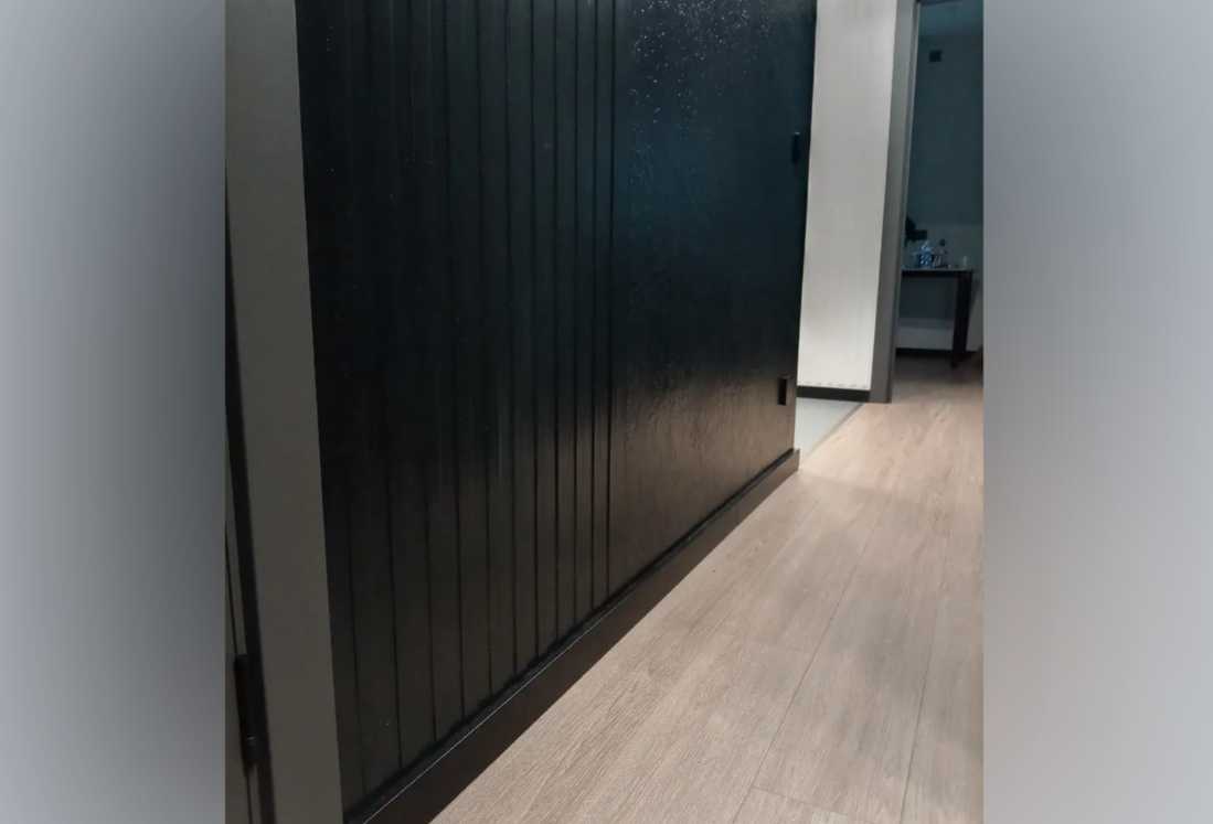 Плинтус МДФ Лука Пл 80МДФ.2700.Point line 24032 Черный софт