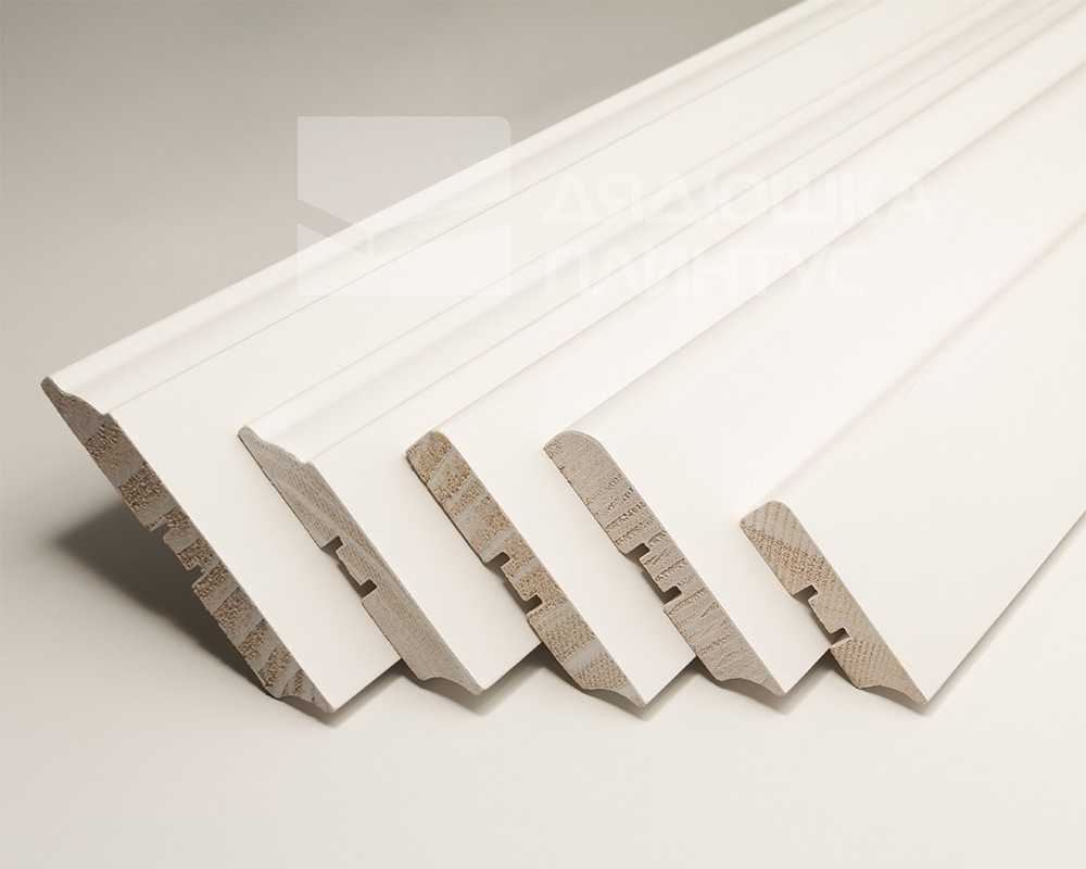 Плинтус кедр Стоунвуд. 80A 80мм 2,35м Белый