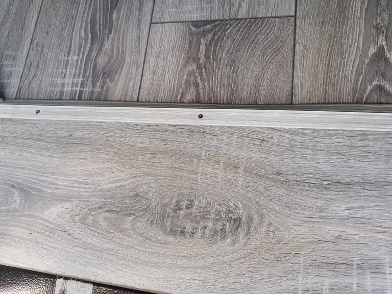 Порог угловой ПУ 04.1800.059 Бетон скай